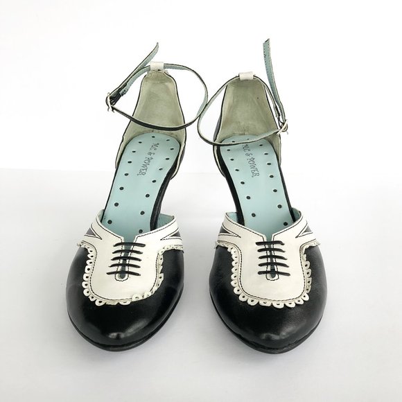 D'Orsay-Inspired Ankle Strap Pump - Picture 3 of 8